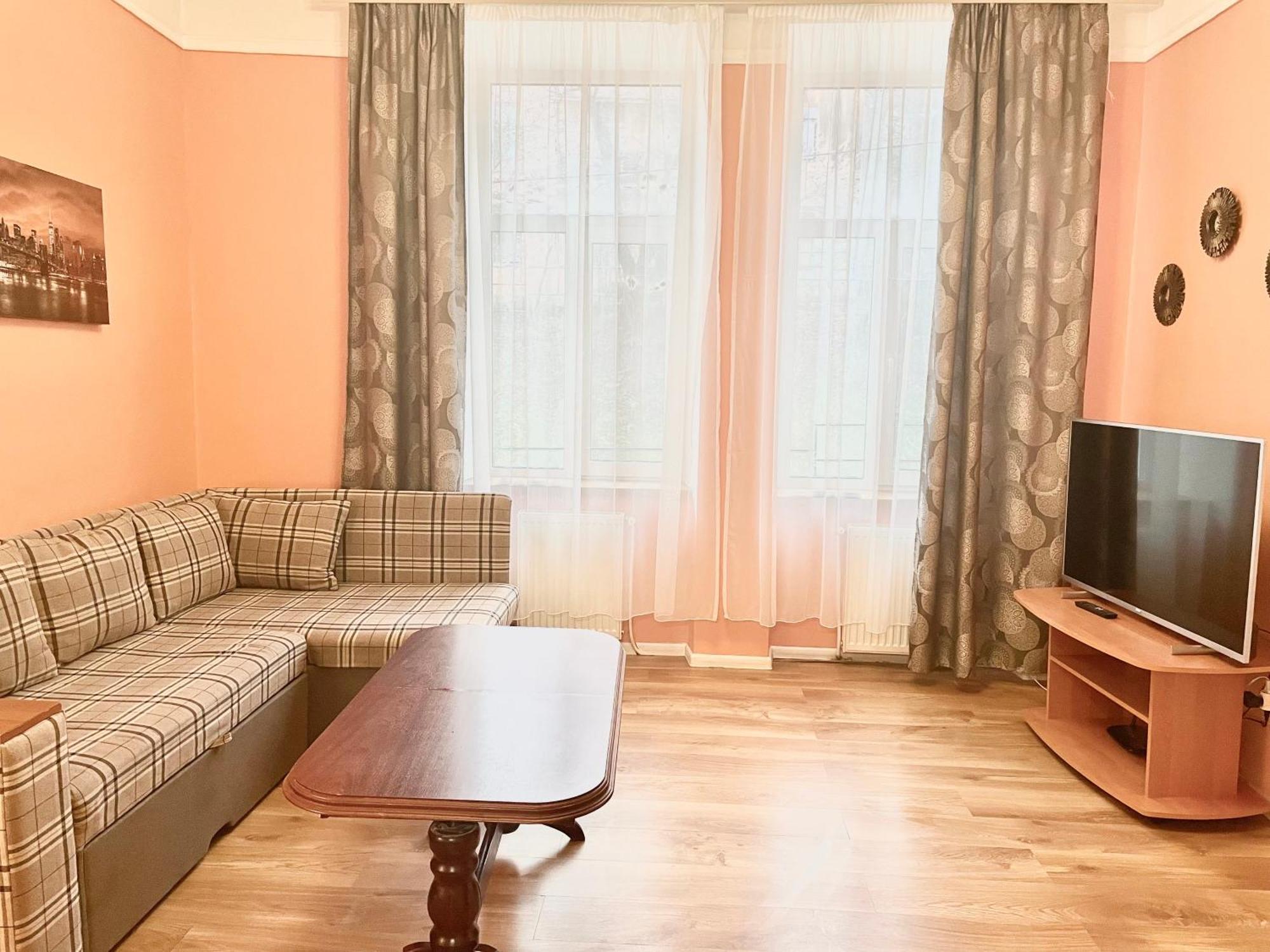 двохкімнатні в центри на князя лева 11 * Lviv
