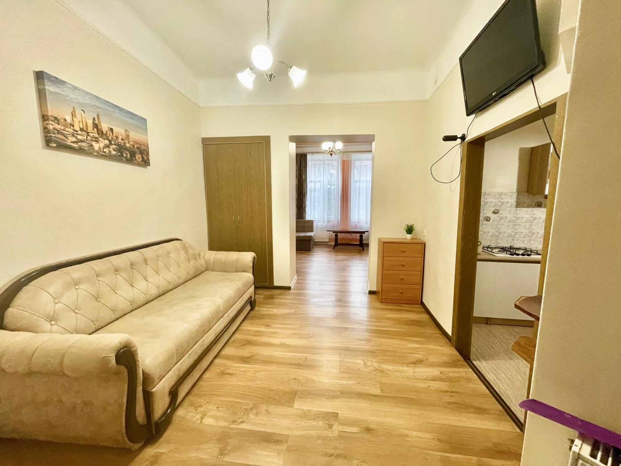 Apartment двохкімнатні в центри на князя лева 11 *
