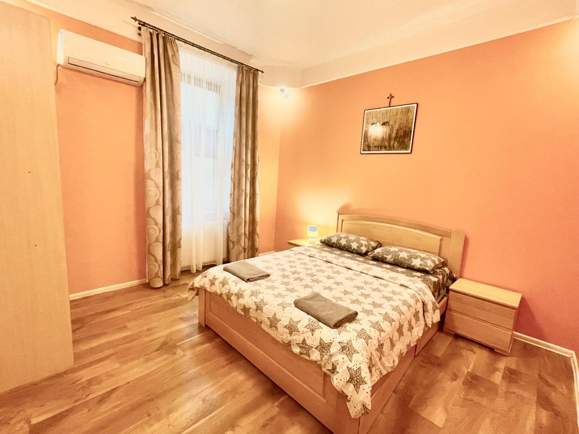 Apartment двохкімнатні в центри на князя лева 11